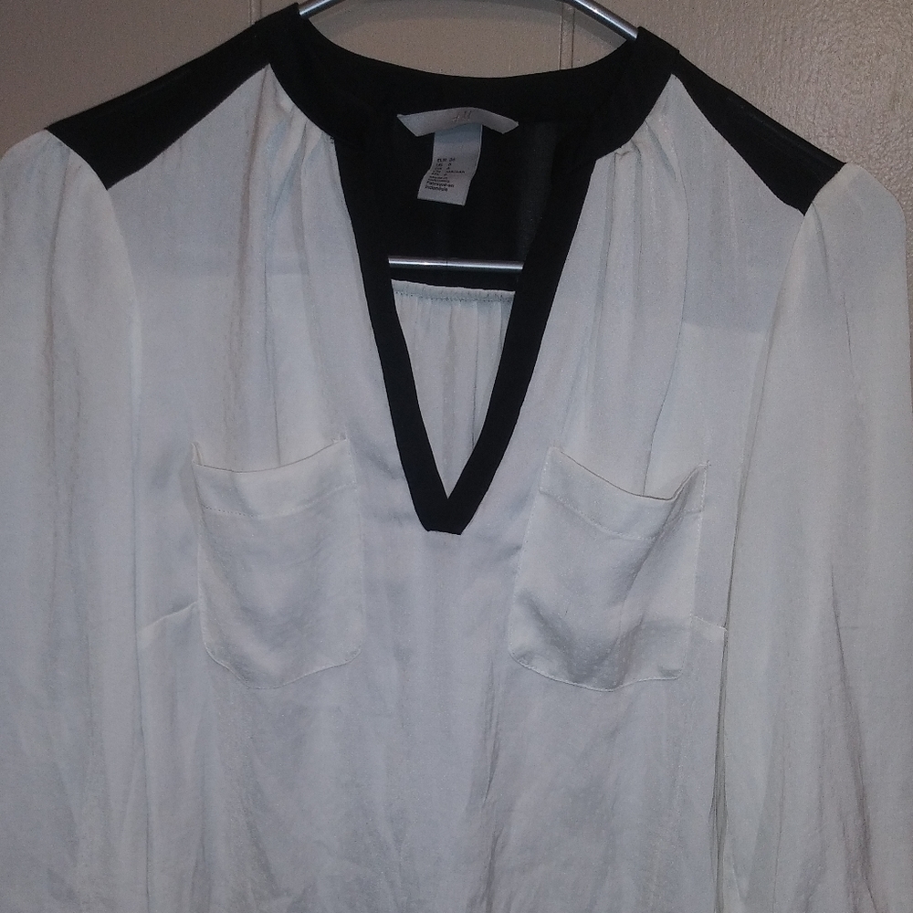 White and Black 3/4 Sleeve H+M Blouse sz6
